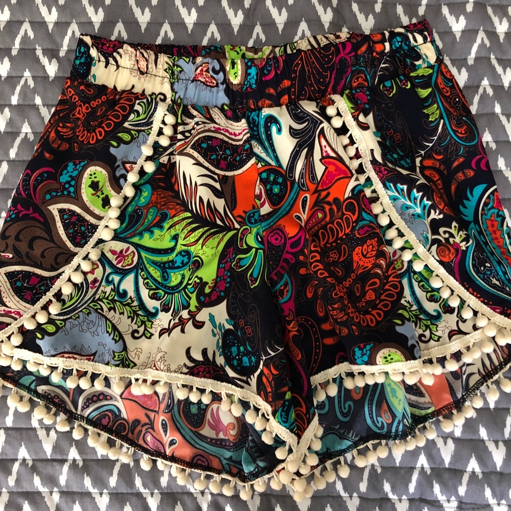 cute shorts to wear out!🌸🤩 size small, Rue 21